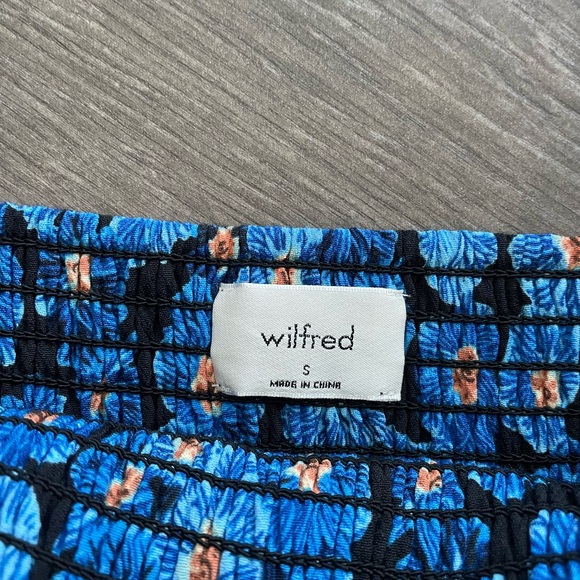 NEW Wilfred Smocked Top - Picture 3 of 3